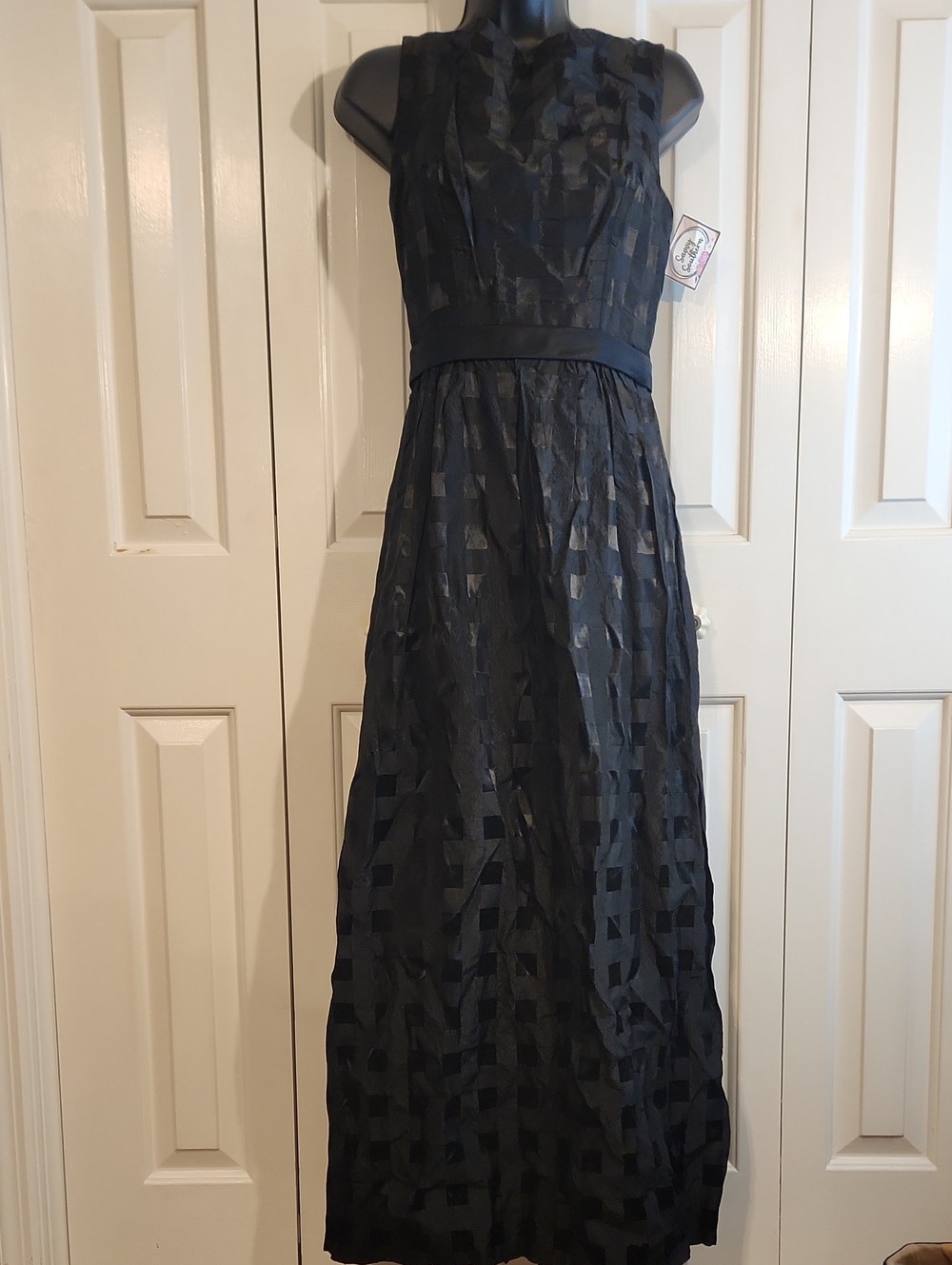 Elegant Black Dress -  Formal Gown - Women's Size: 9 - Brand: Arkay